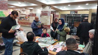 يستمر إلى 21 مارس.. قصور الثقافة تفتتح معرض كتاب الأنفوشي.. صور