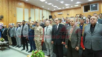 محافظ كفر الشيخ يشهد احتفالية التربية والتعليم بيوم الشهيد ويكرم أسر الشهداء