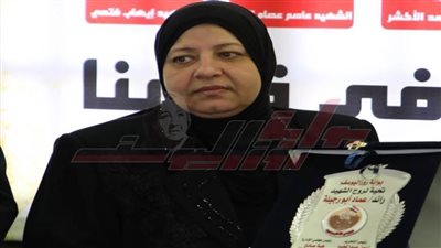 والدة الشهيد عماد أبورجيلة: كان نفسي ابني هو اللي يدفني وأشهد الله أنه كان بارًا بيَّ