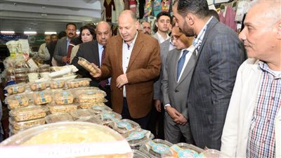 محافظ أسيوط يفتتح معرض مستلزمات رمضان وعيد الأم لبيع السلع والمواد الغذائية المخفضة