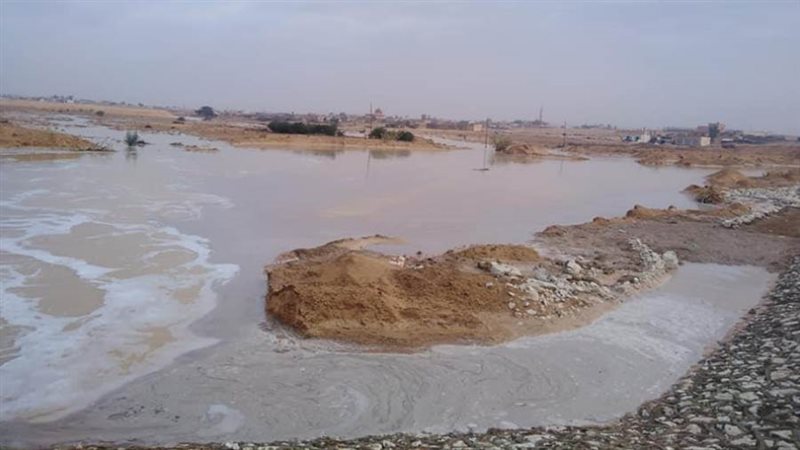 إغلاق طريقين في وسط