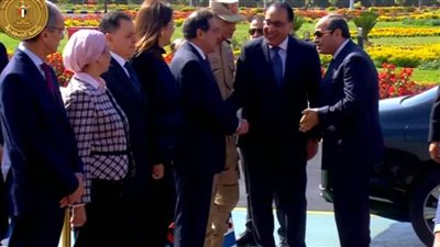 عاجل.. الرئيس السيسي يصل إلى مجمع مصانع الأسمدة الآزوتية بالعين السخنة
