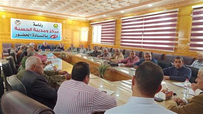 رئيس مركز الحسنة يعقد اجتماعًا لحل جميع المشاكل المواطنين