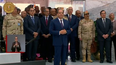 الرئيس السيسي يستمع إلى شرح مفصل عن الطاقة الإنتاجية لمجمع مصانع الأسمدة الآزوتية