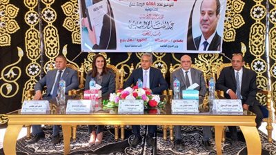 وزير القوى العاملة ونائب محافظ البحيرة يسلمان 18 عقد عمل لذوي الهمم