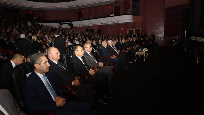 جانب من تسليم الجوائز