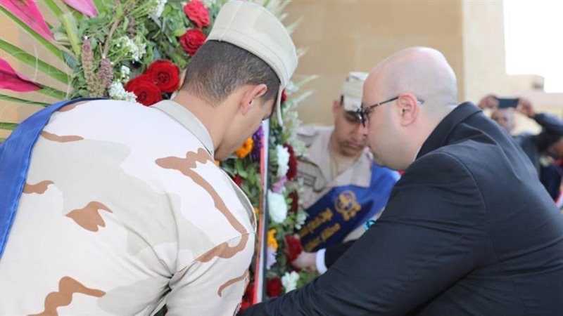 اكليل الزهور على