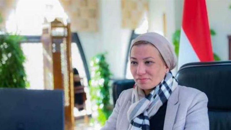 وزيرة البيئة