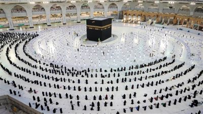 صلاة التراويح والتهجد بالمسجد الحرام.. تعرّف على الأئمة