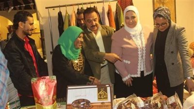 بمشاركة ٧ دول نائب محافظ الوادي الجديد تشهد افتتاح معرض