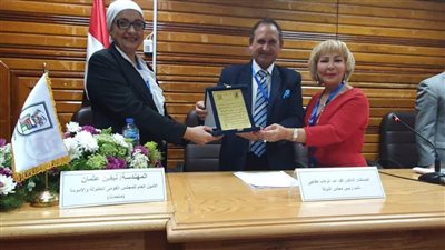 المؤتمر العلمي الدولي للطفل يكرم المستشار الدكتور محمد خفاجي 