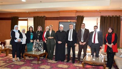 وزير الأوقاف يلتقي وفدًا من أعضاء تنسيقية شباب الأحزاب بأكاديمية الأوقاف الدولية