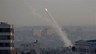 إطلاق صاروخ من قطاع غزة وسقوطه في منطقة إسرائيلية مفتوحة قرب السياج الحدودي