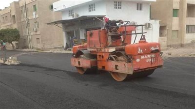 رئيس مركز ومدينة العريش يتابع أعمال رصف طريق الفاتح