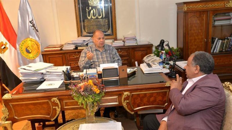 المحافظ ووكيل الوزارة