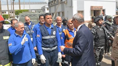 محافظ القليوبية يشهد البيان العملي لنجدة الهدف بشركة أنابيب البترول بمسطرد 