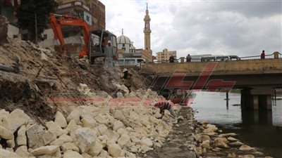 محافظ كفر الشيخ يتفقد المشروعات الخدمية وتوسعة الطرق وتبطين الترع 