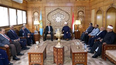 مستشار رئيس الجمهورية ومحافظ الشرقية يتفقدان كلية أصول الدين بالزقازيق 