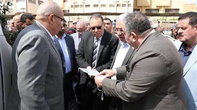 ضمن زراعة 100 مليون شجرة.. محافظ الشرقية يستلم 270 ألف شجرة مثمرة 