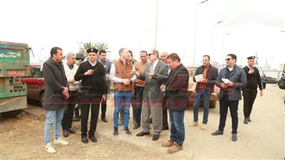 نورالدين يتفقد الحملة الميكانيكية بحي شرق كفر الشيخ 