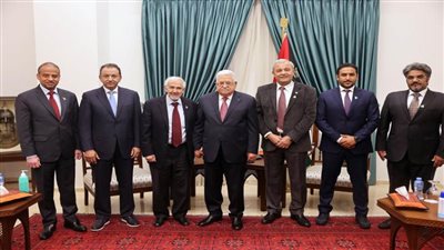 الرئيس الفلسطيني يستقبل وفدًا من جمعية الهلال الأحمر الكويتي