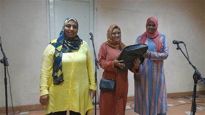 تكريم الأم المثالية وعرض كورال بثقافة أسوان 