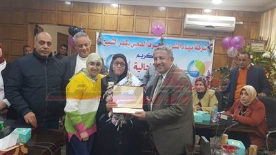 رئيس مياه كفر الشيخ يُكرم 15 أمًا مثالية