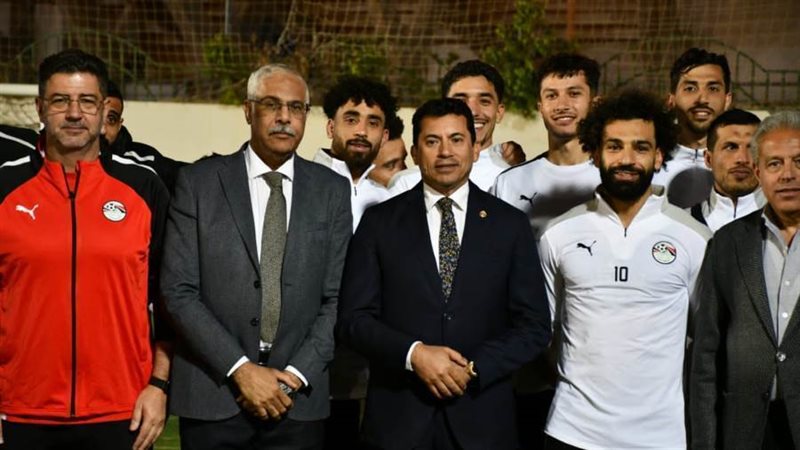 د. أشرف صبحى مع المنتخب