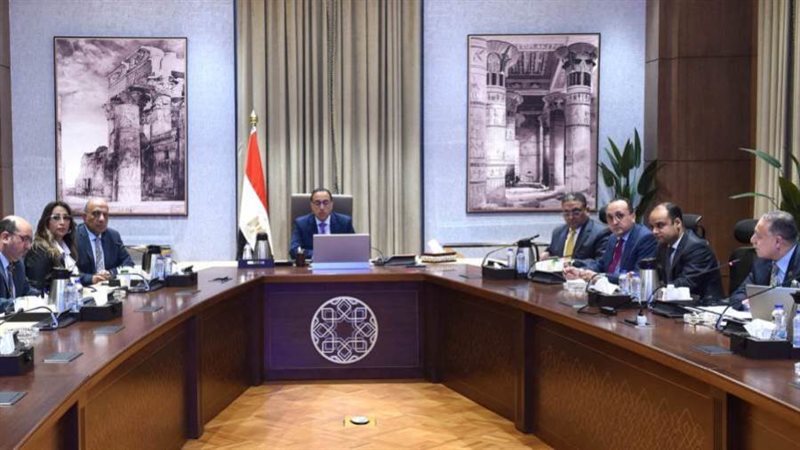 رئيس الوزراء يتابع