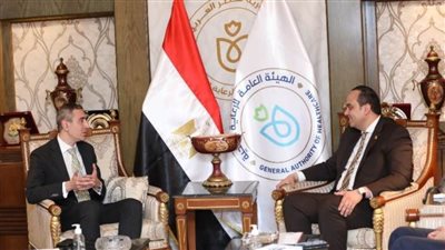 رئيس الرعاية الصحية يبحث تعزيز التعاون مع شركة أدوية عالمية