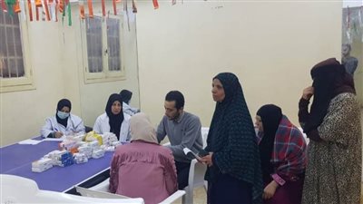 علاج 217 حالة بقافلة طبية لجامعة بنها في طوخ