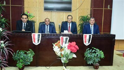 هندسة سوهاج تحتفل بالمرأة المصرية أيقونة العطاء وتكرم الأمهات المثاليات 