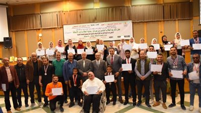 رئيس جامعة أسيوط يكرم الطلاب الفائزين بـ36 ميدالية في بارالمبياد الجامعات المصرية