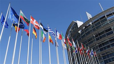 قادة الاتحاد الأوروبي يؤيدون خطة لتسريع نقل الذخيرة إلى أوكرانيا