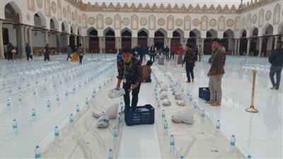 عاجل.. الطلاب الوافدون يشاركون في تجهيزات الإفطار الجماعي بالجامع الأزهر