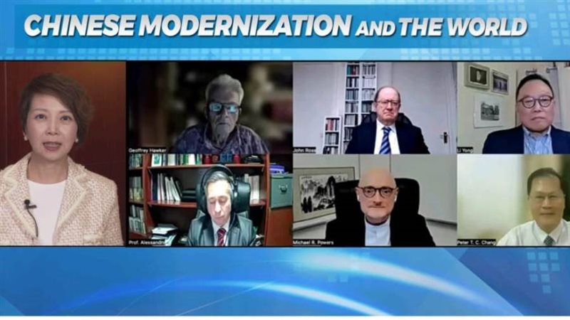 المنتدى يستضيف خبراء