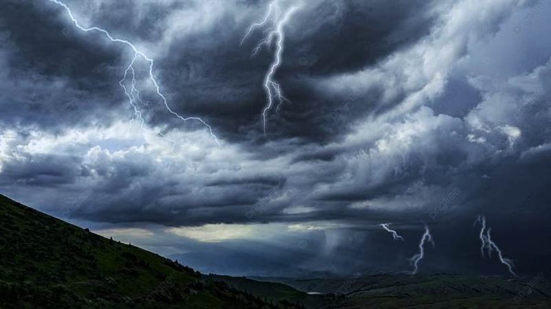 عاصفة رعدية