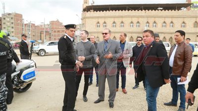 محافظ كفر الشيخ يتفقد المشروعات الخدمية وتوسعة الطرق وتبطين الترع