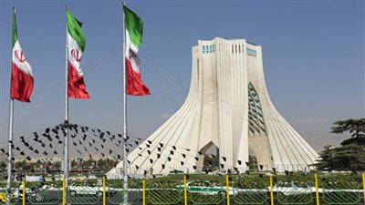 الخارجية الإيرانية تنتقد الصمت الأوروبي تجاه قمع المتظاهرين في فرنسا