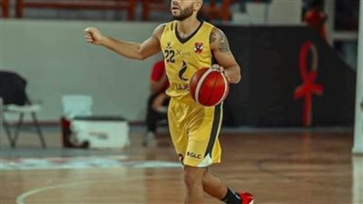 حقيقة أزمة قيد محترف سلة الأهلي مايكل طومسون