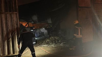 محافظ القليوبية يتابع إخماد الحريق ب3 مصانع في الخانكة