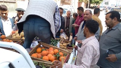 محافظ أسيوط: إقبال كبير من المواطنين على المنافذ المتنقلة لشراء السلع بأسعار مخفضة