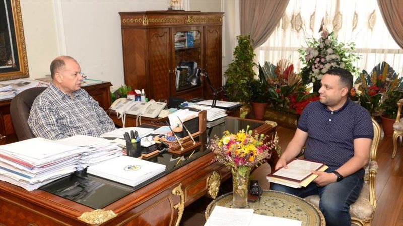 محافظ أسيوط يعتمد