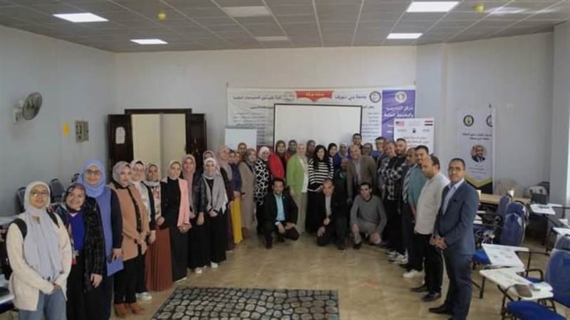 عدد من حضور ورشة