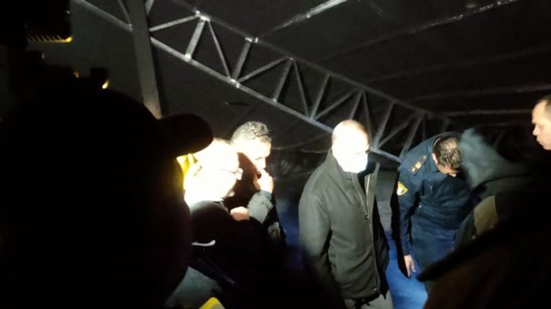 المحافظ بموقع الحريق