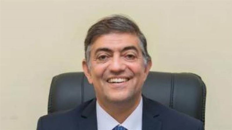 هشام عبدالعزيز رئيس