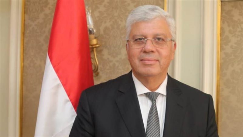 الدكتور أيمن عاشور