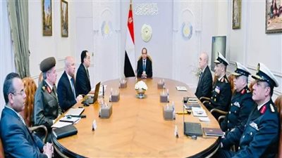 عاجل.. الرئيس السيسي يطلع على مشروعات تطوير عدد من الموانئ البحرية والجافة والبرية