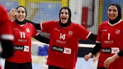 الأهلي يفوز على سبورتنج.. ويقترب من التأهل لنهائي دوري سيدات الطائرة