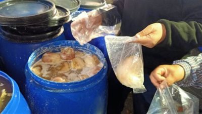 تشميع 3 منشآت غذائية وإعدام 10 أطنان أغذية فاسدة بالشرقية 